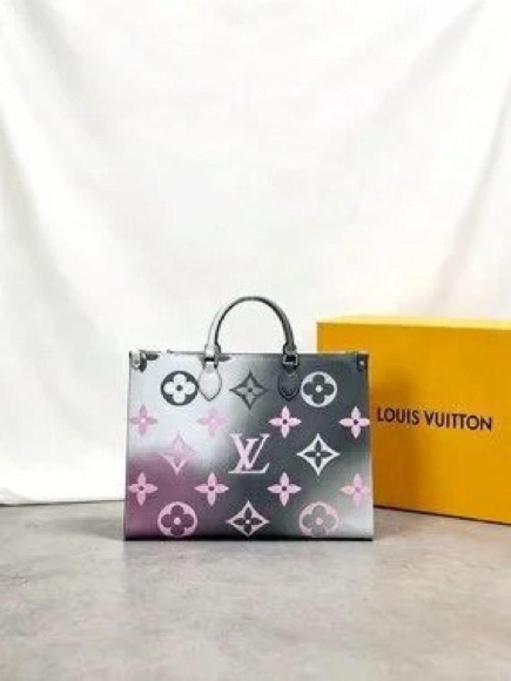 Louis Vuitton Onthego GM Monogram Gradient Pink
